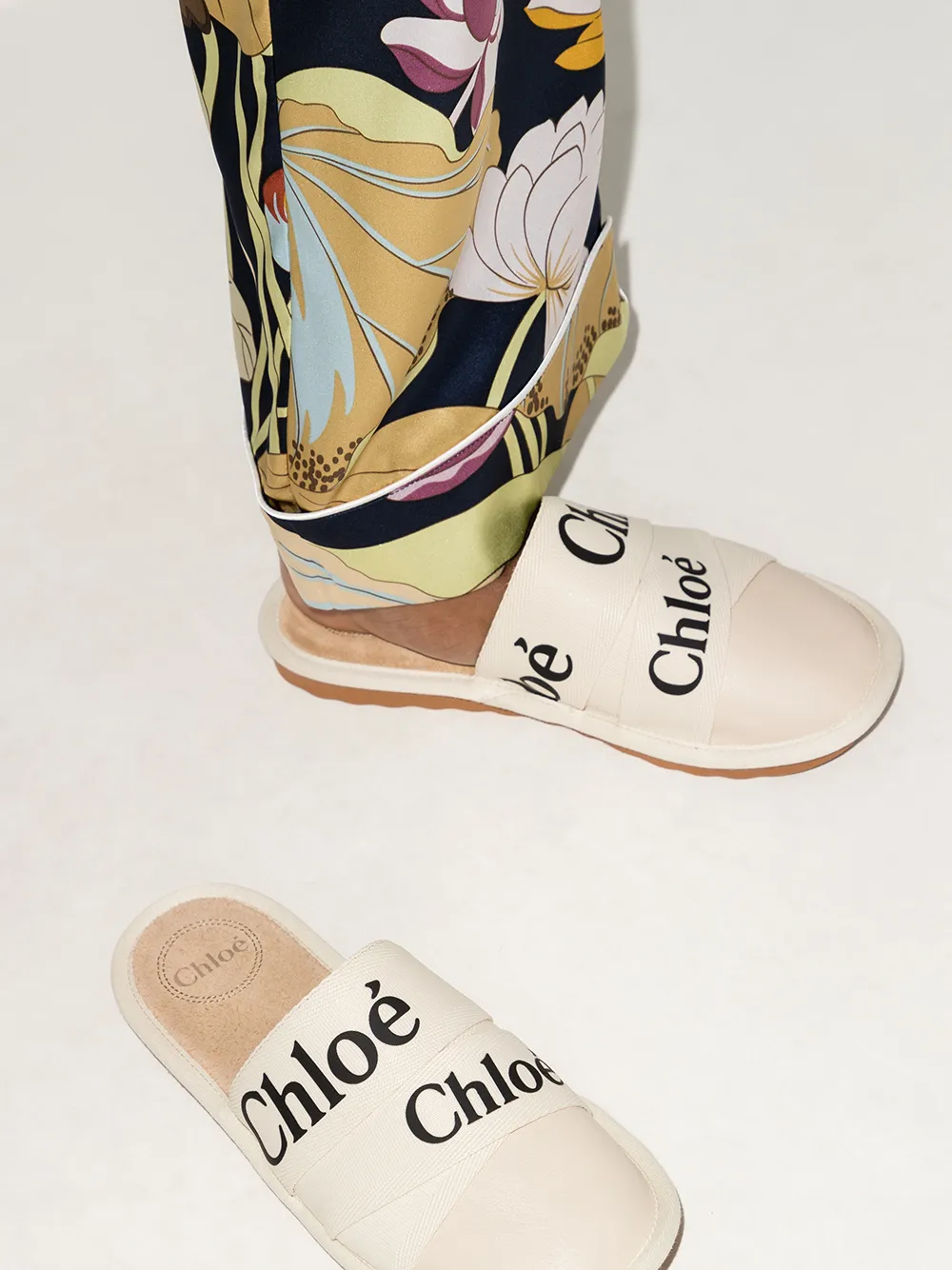 Women Chloé Woody Logo Tape Slippers 5 Women Chloé Woody Logo Tape Slippers - Image 3
